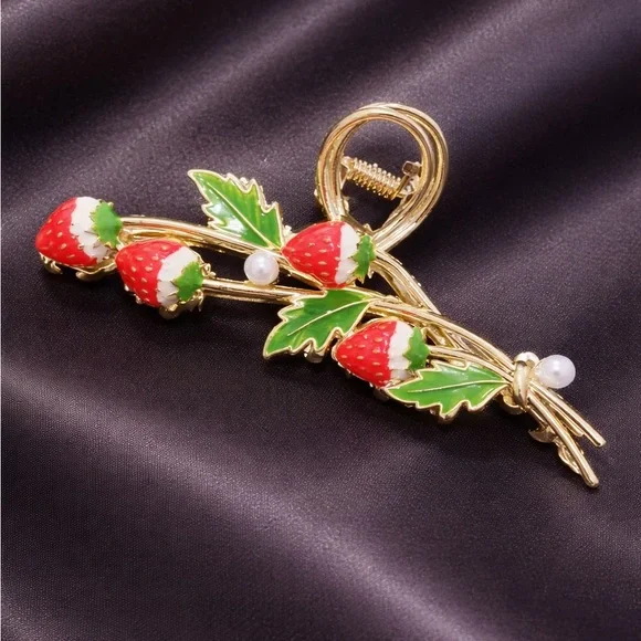 Strawberry Gold Hair Claw
i - Picture 3 of 7